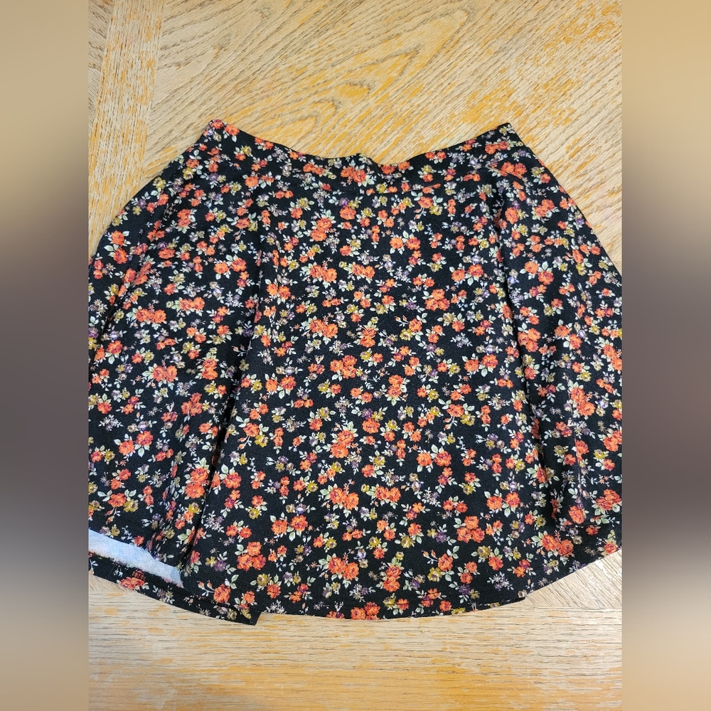 Full Tilt Junior's size Large Skirt